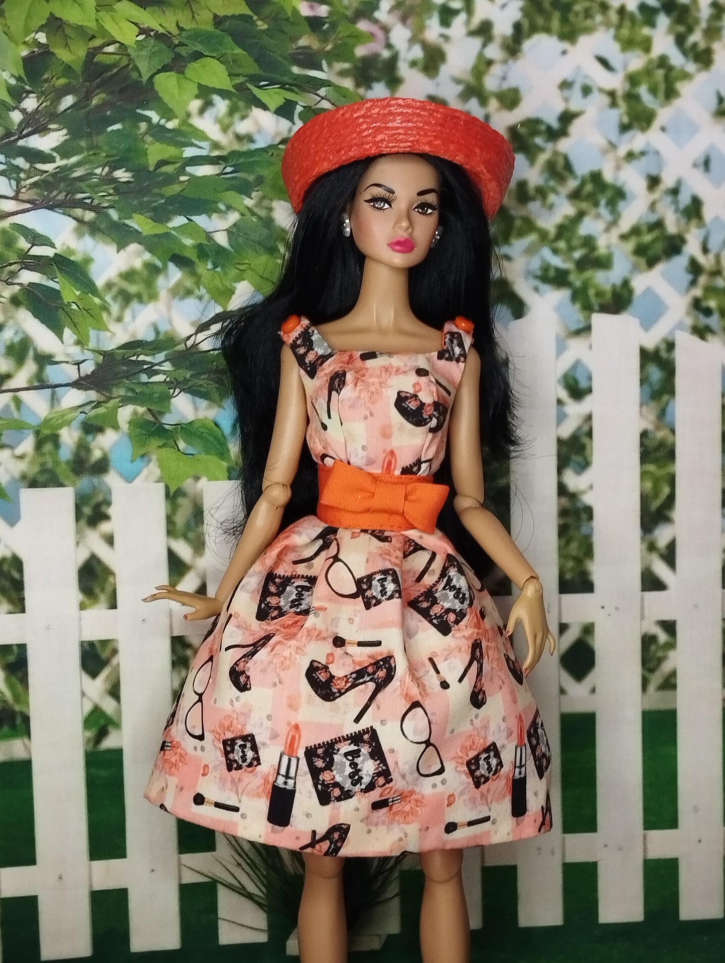 Conjunto de vestido y sombrero para muñecas de 12" estampado naranja