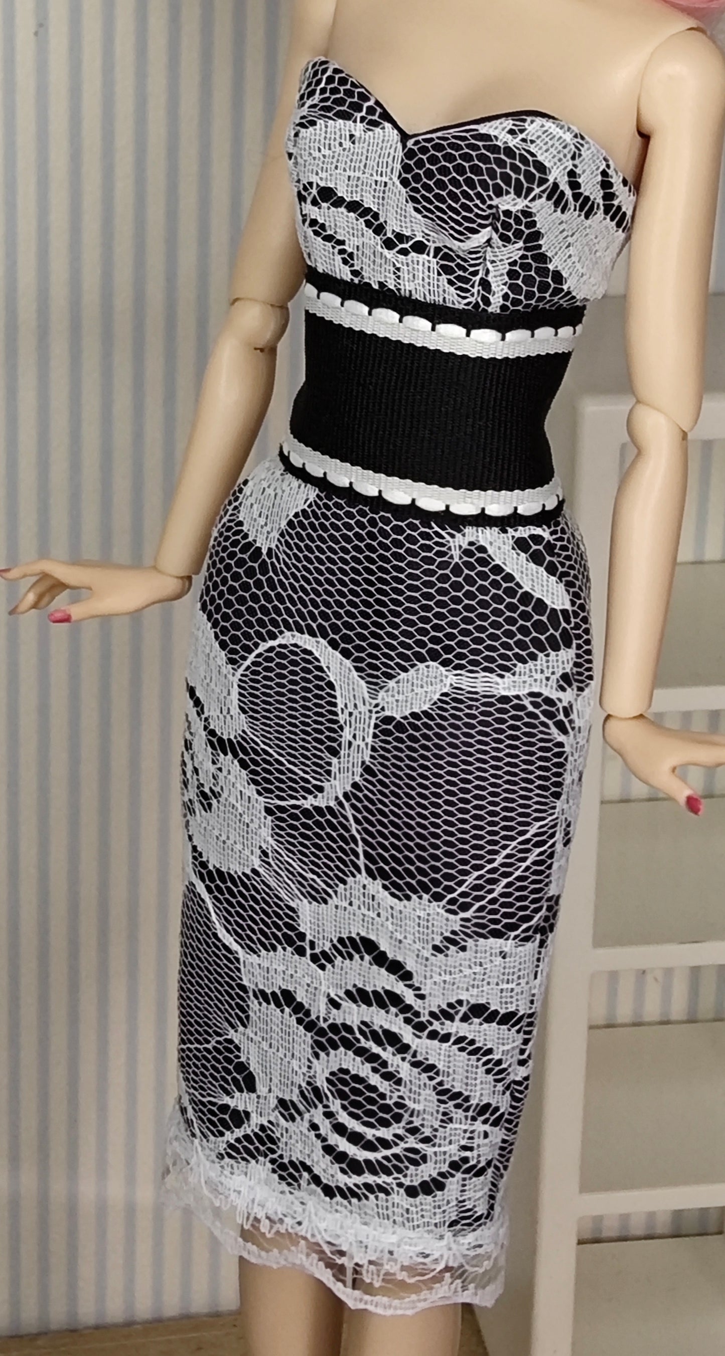 Modelo "Corsett" para muñecas de 12"