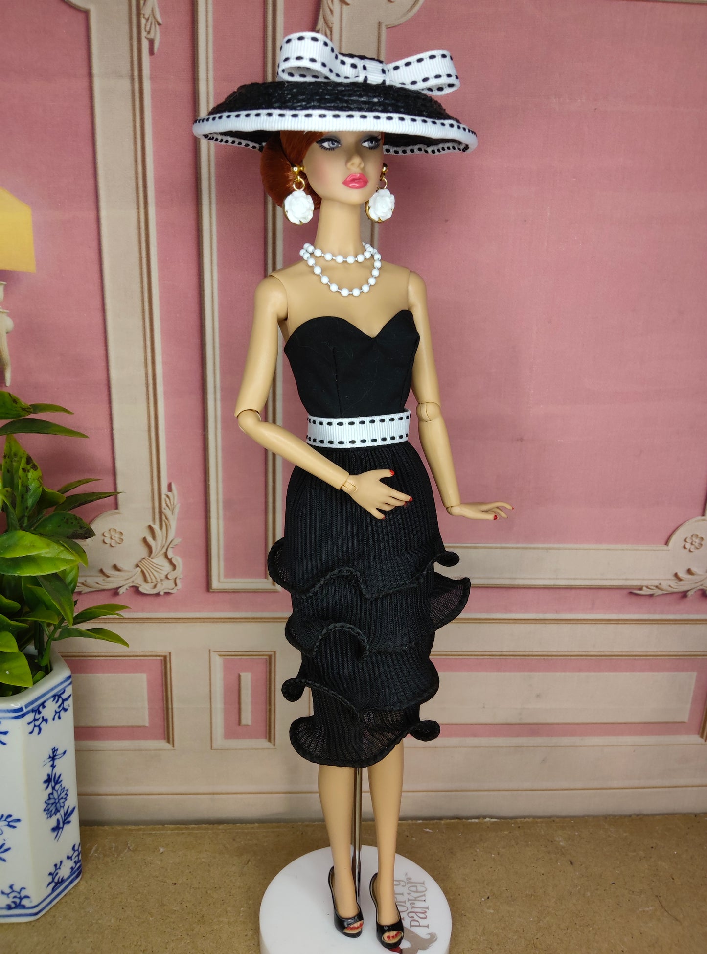 Modelo "ASCOT IN BLACK" para muñecas de 12"