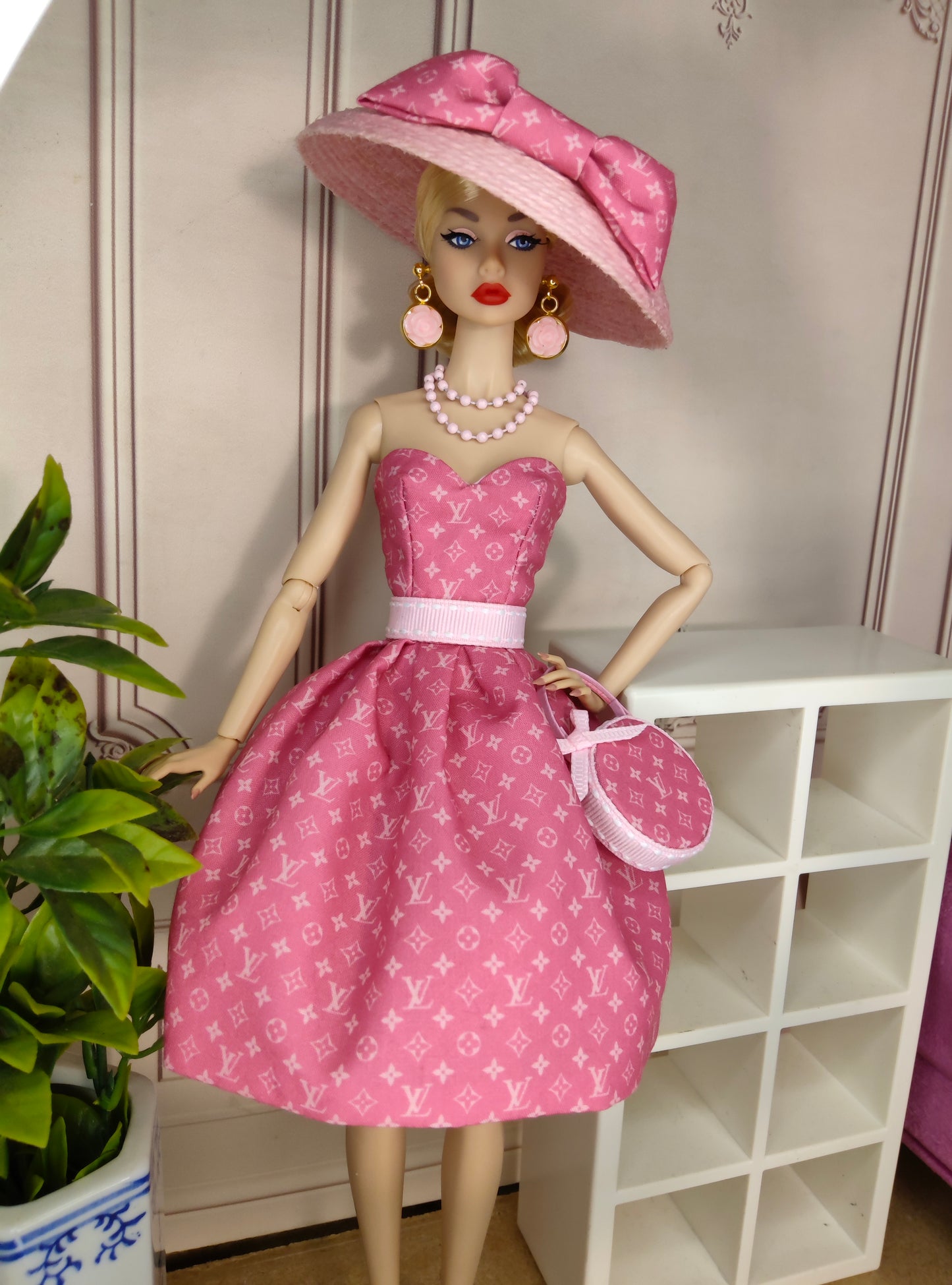 Modelo "LV rosa" para muñecas de 12"