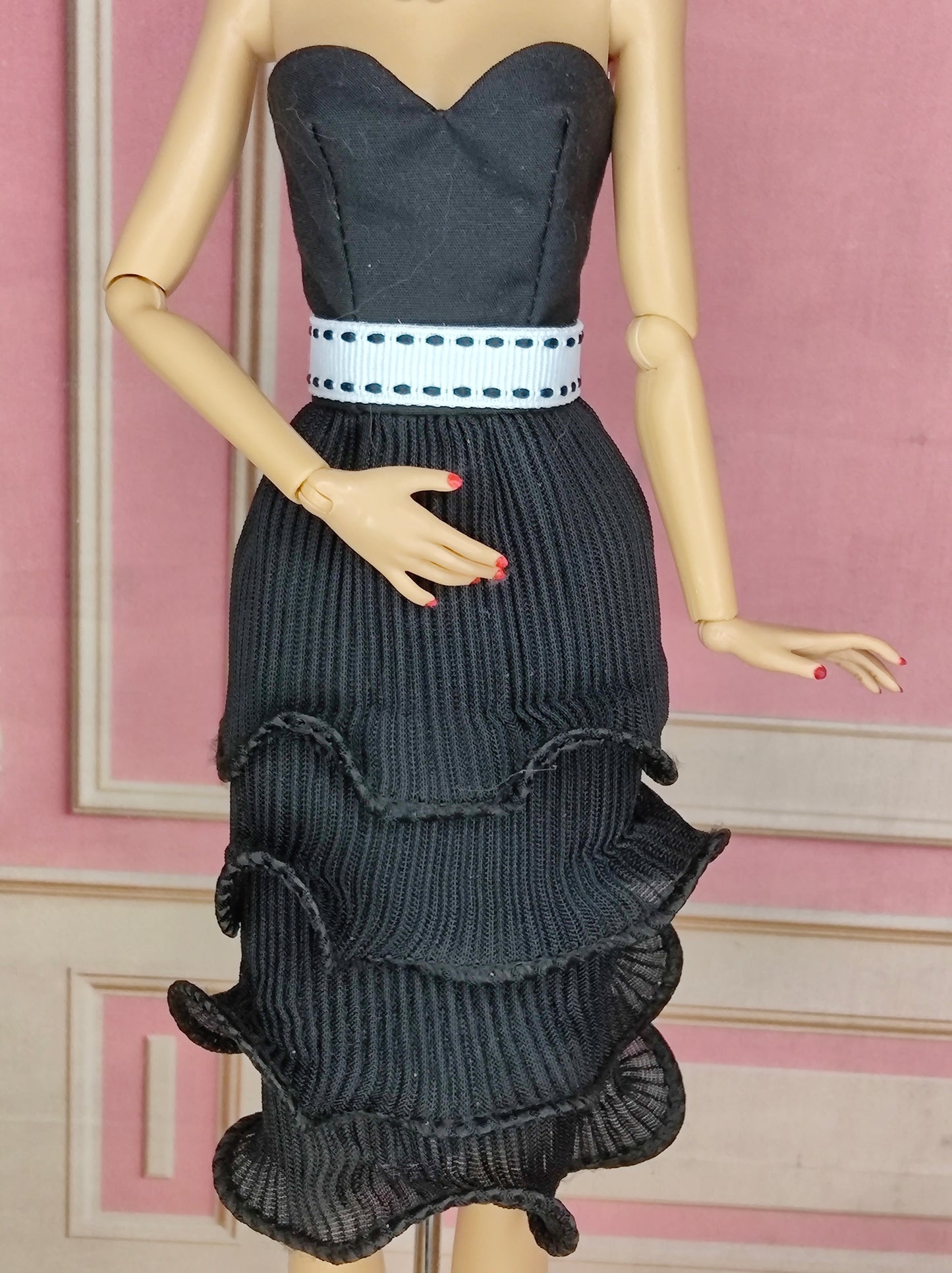 Modelo "ASCOT IN BLACK" para muñecas de 12"