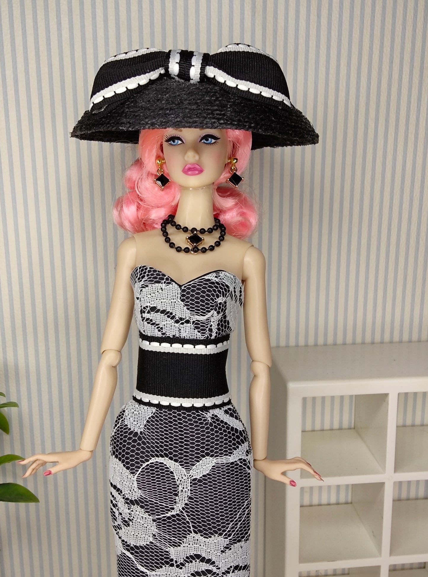 Modelo "Corsett" para muñecas de 12"