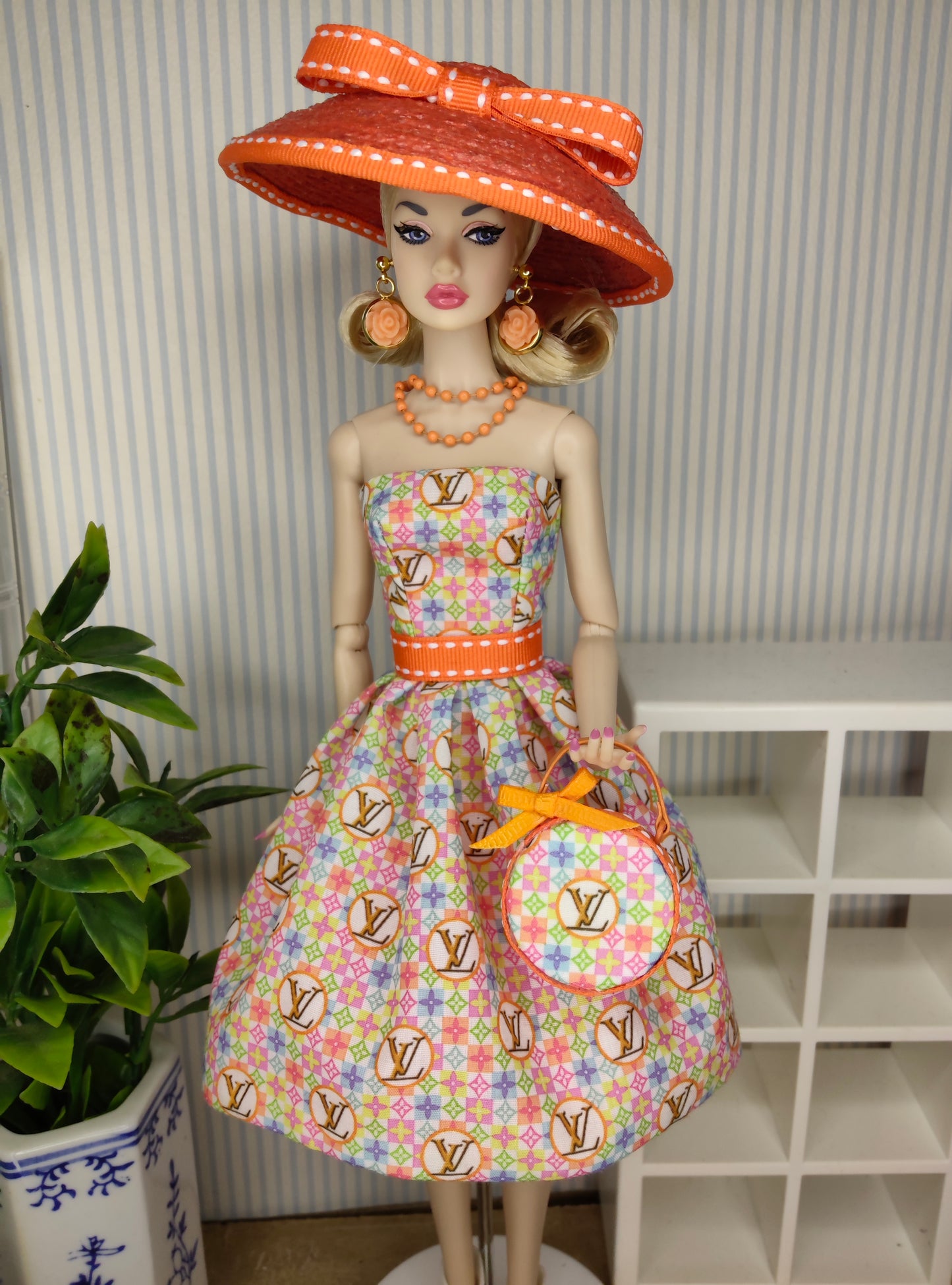 Modelo "LV naranja" para muñecas de 12"