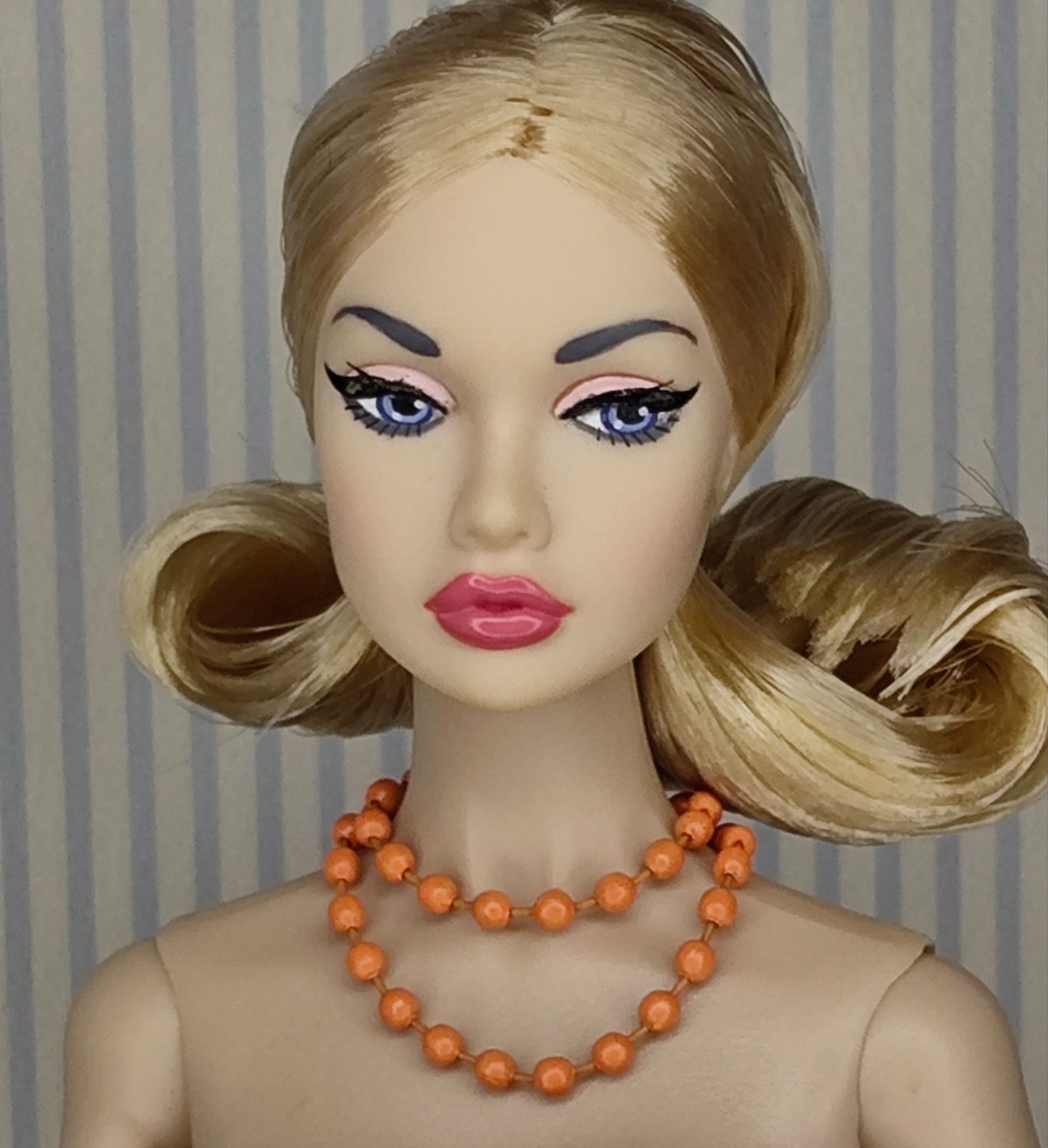 Modelo "LV naranja" para muñecas de 12"