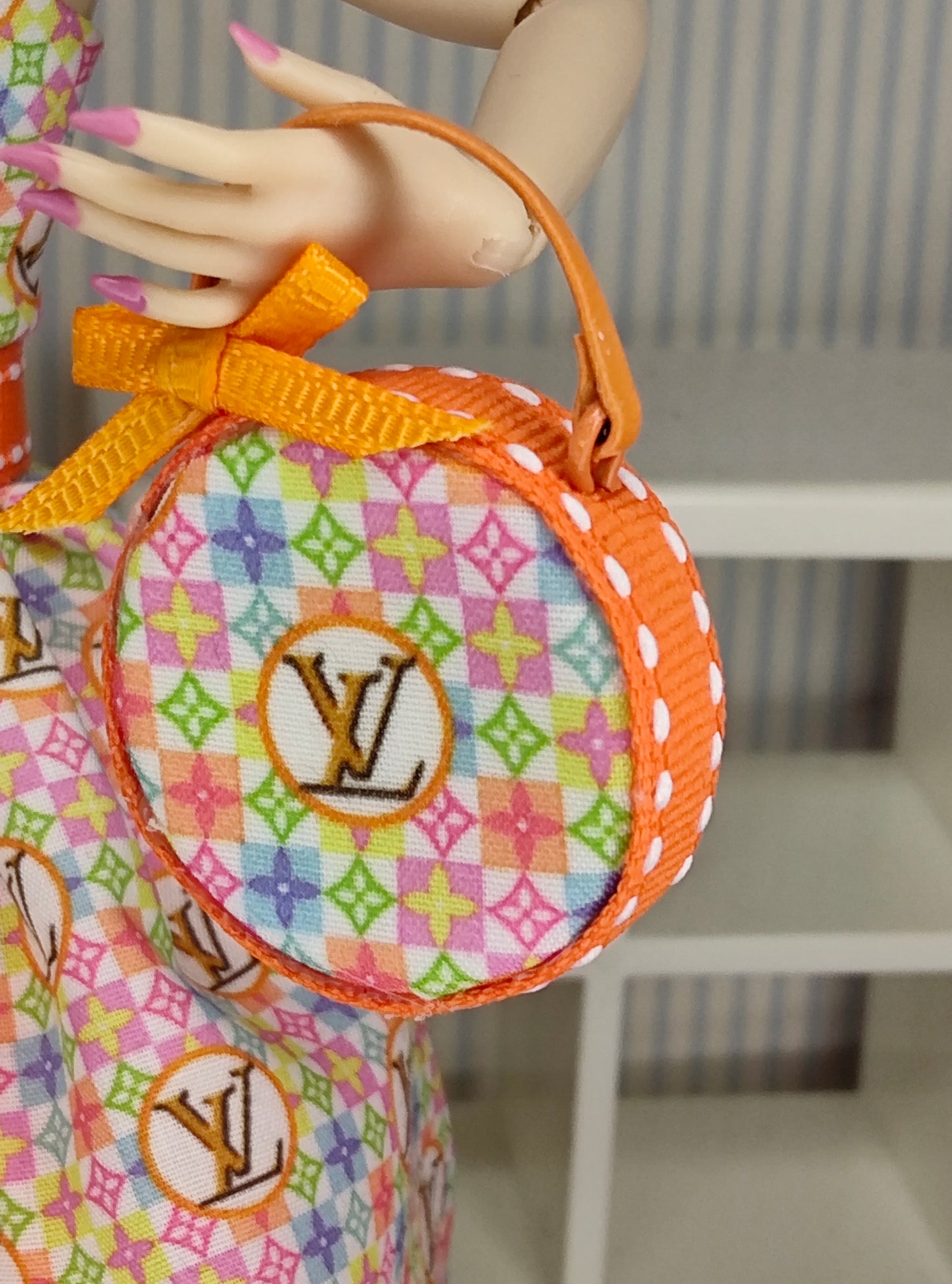 Modelo "LV naranja" para muñecas de 12"