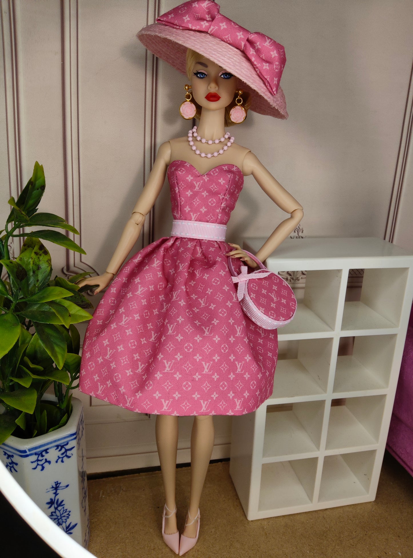 Modelo "LV rosa" para muñecas de 12"