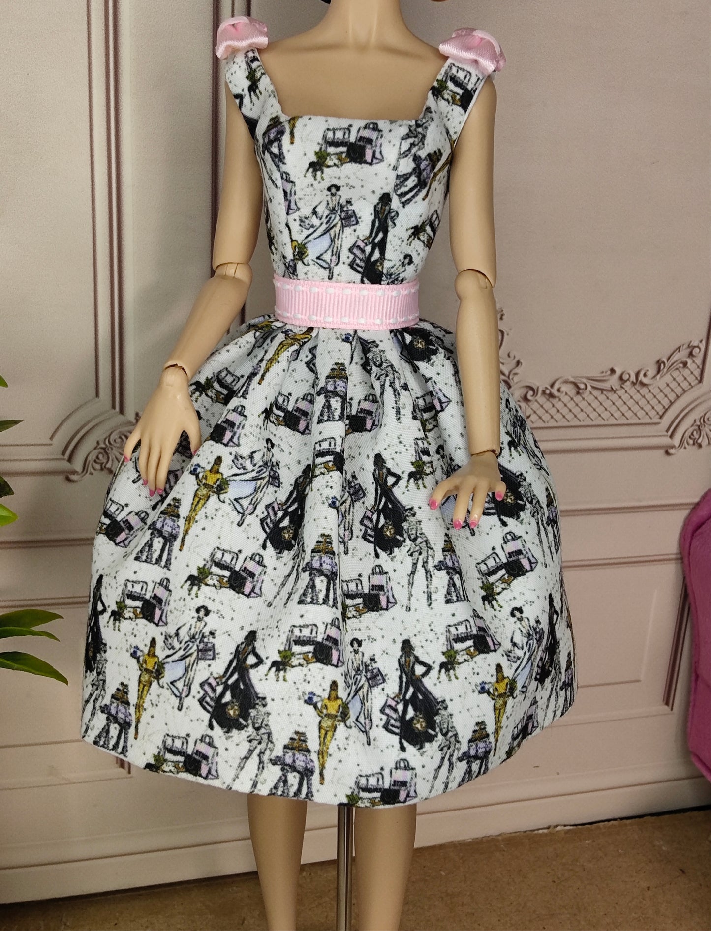 Modelo "LORNA PINK" para muñecas de 12"