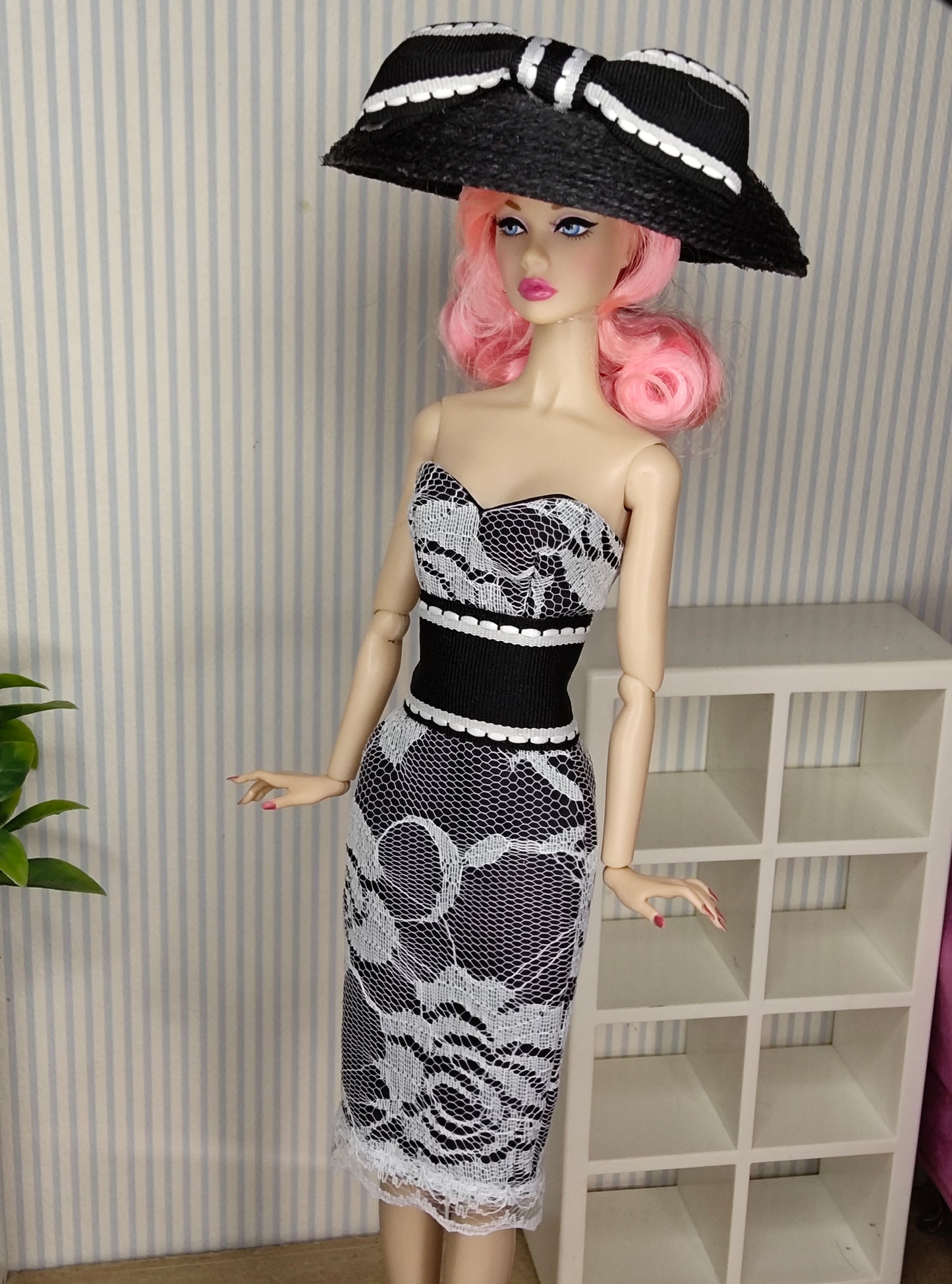 Modelo "Corsett" para muñecas de 12"