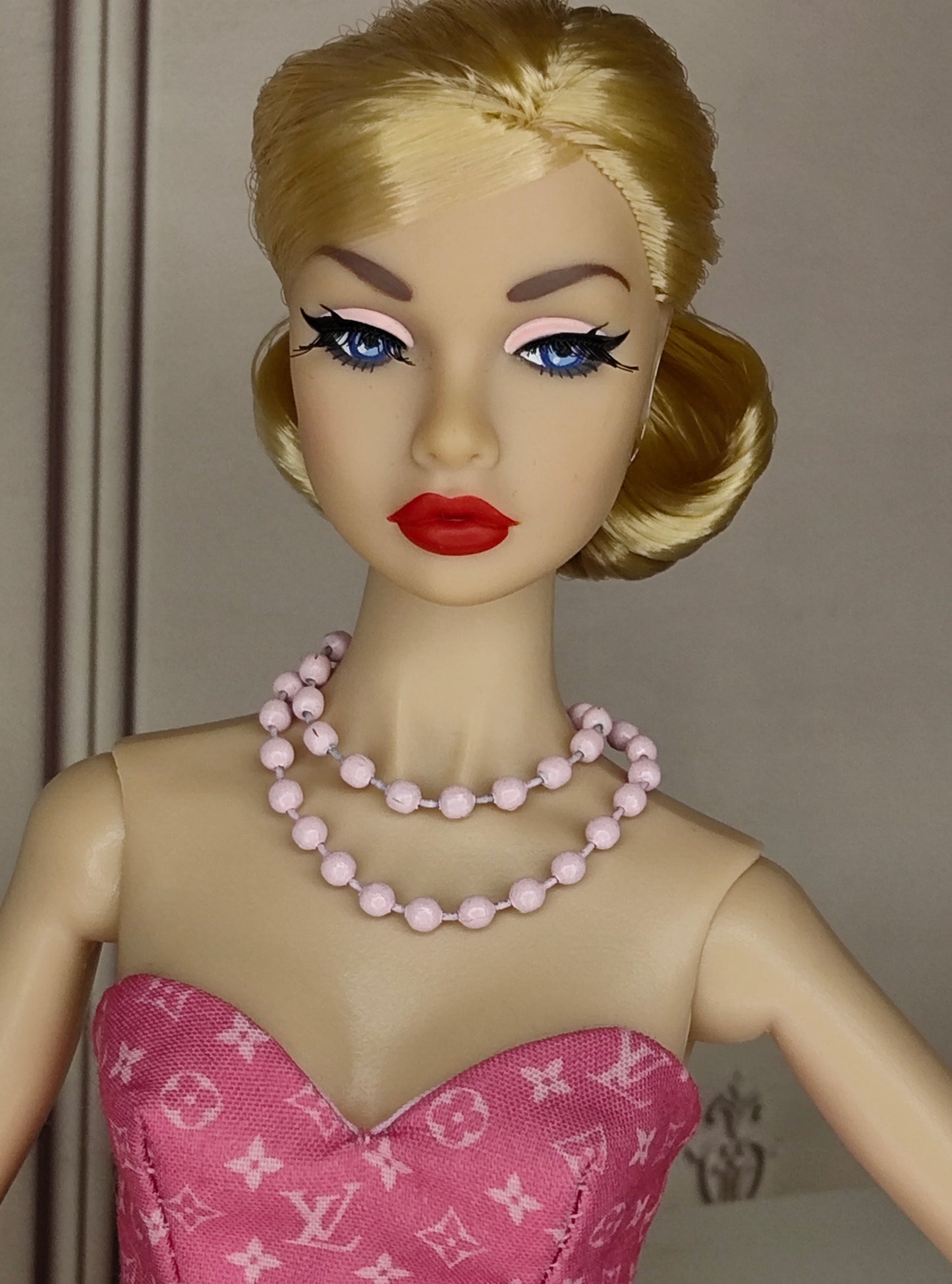 Modelo "LV rosa" para muñecas de 12"